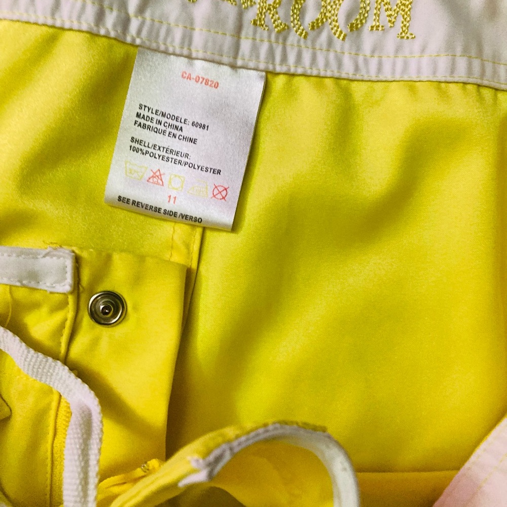 Powder room women’s lightweight shorts